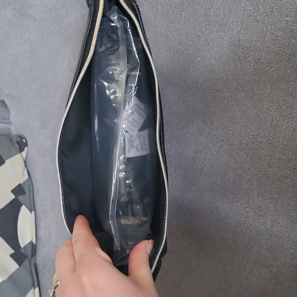 New Jeffree Star Cosmetics Black Bat Purse Makeup Bag Halloween 2021 Exclusive - Picture 4 of 5